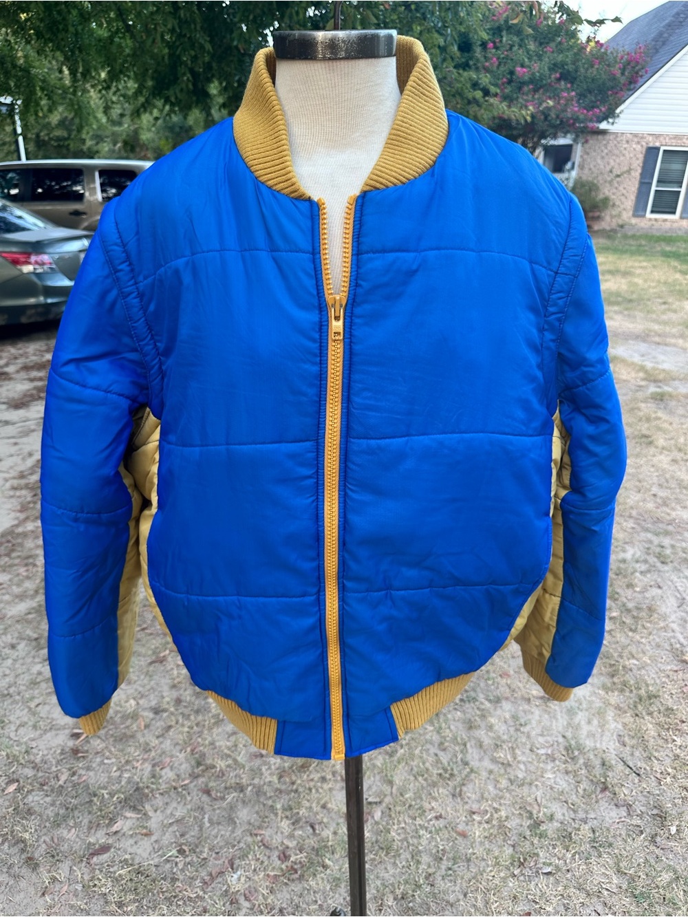 Vintage Camel Blue & Gold Puffer Jacket – Size XL